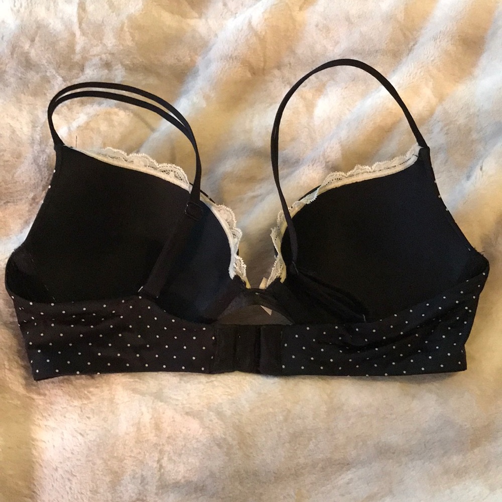 Victoria's Secret Bra - Picture 2 of 3